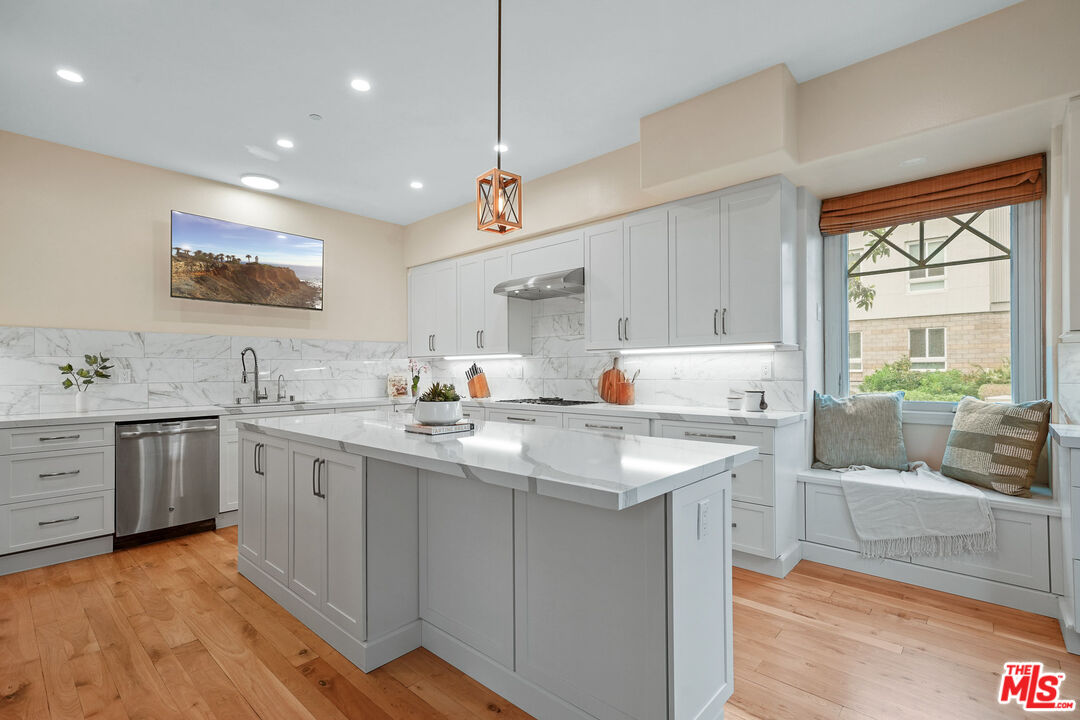 6241 W CRESCENT PARK Unit: 106