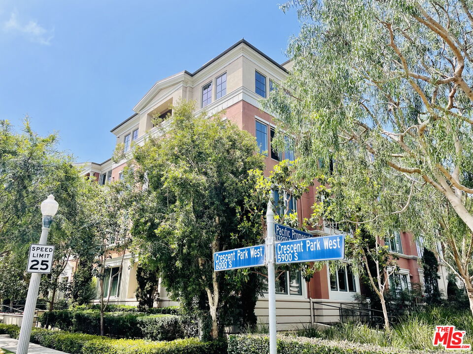 6241 W CRESCENT PARK Unit: 106