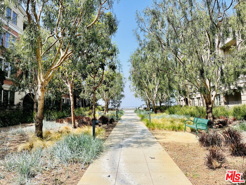 6241 W CRESCENT PARK Unit: 106