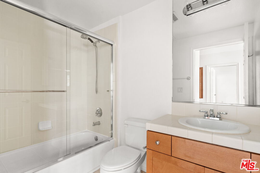 5831 Seawalk Dr Unit: 133