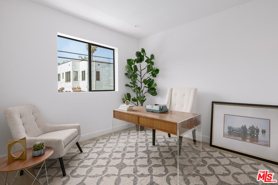 1123 S Shenandoah St Unit: 402