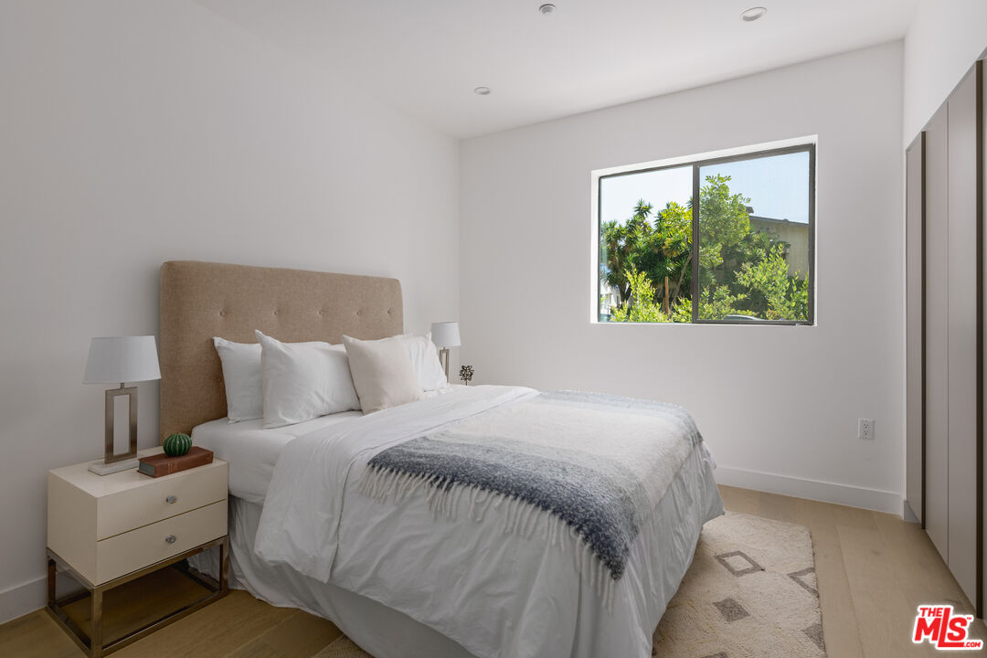 1123 S Shenandoah St Unit: 402