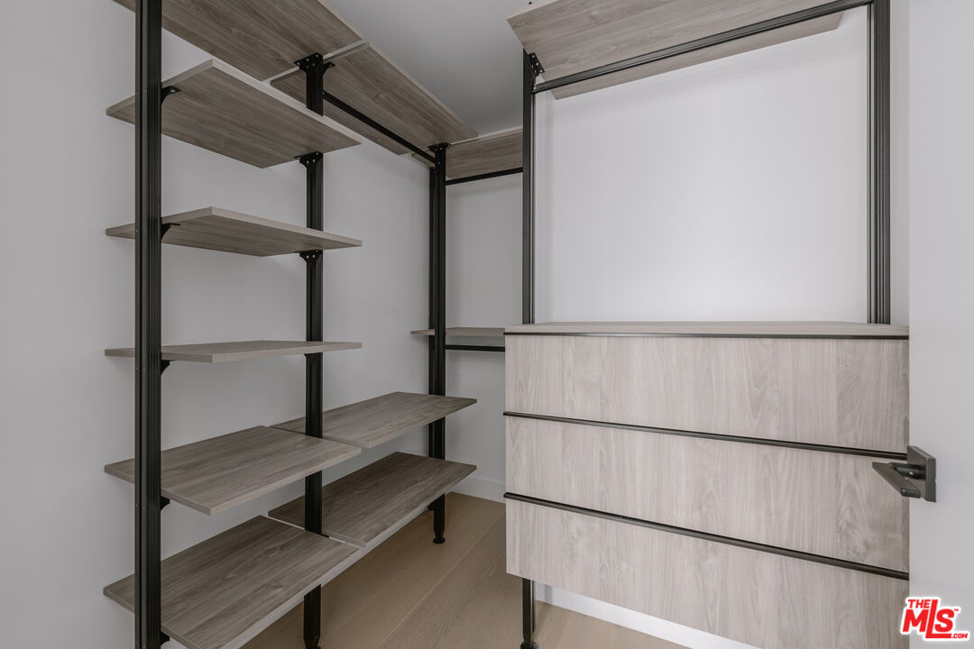 1123 S Shenandoah St Unit: 402