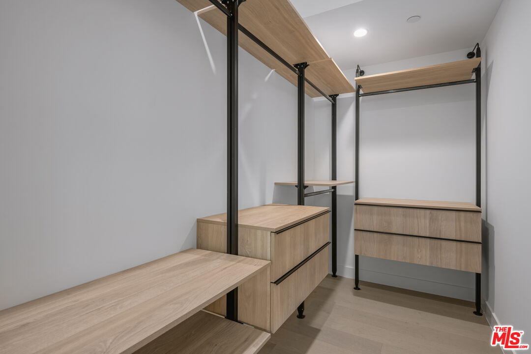 1123 S Shenandoah St Unit: 402