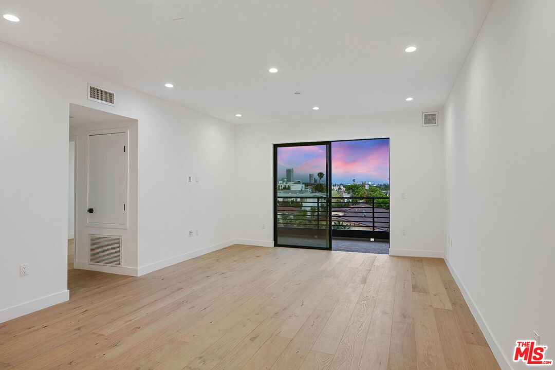 1123 S Shenandoah St Unit: 402