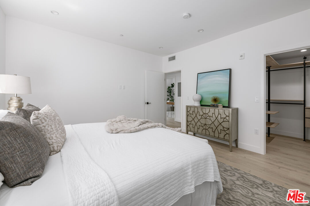 1123 S Shenandoah St Unit: 402