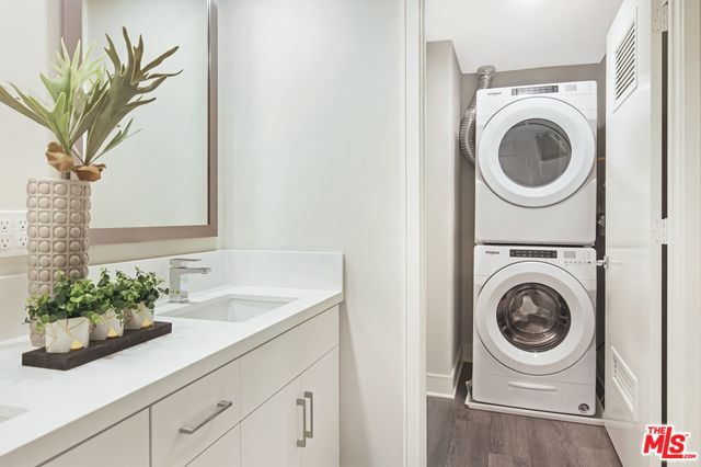 6030 Seabluff DR Unit: 319