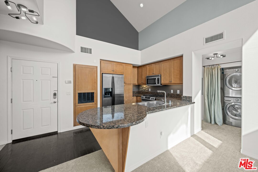 13044 Pacific Promenade Unit: 424