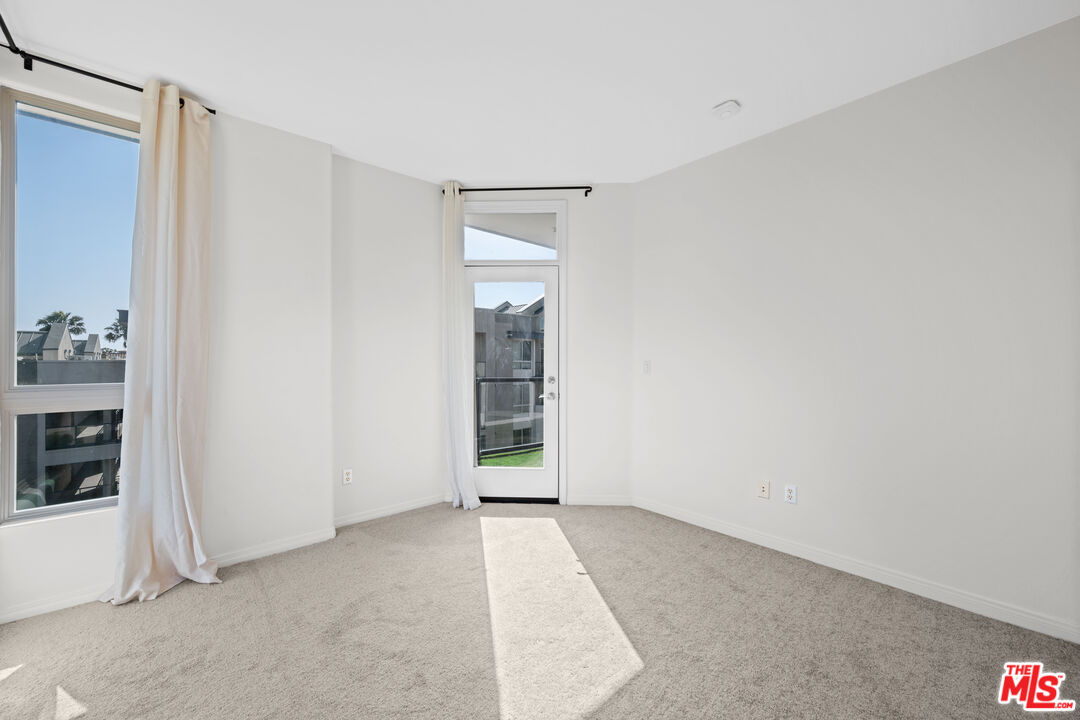 13044 Pacific Promenade Unit: 424