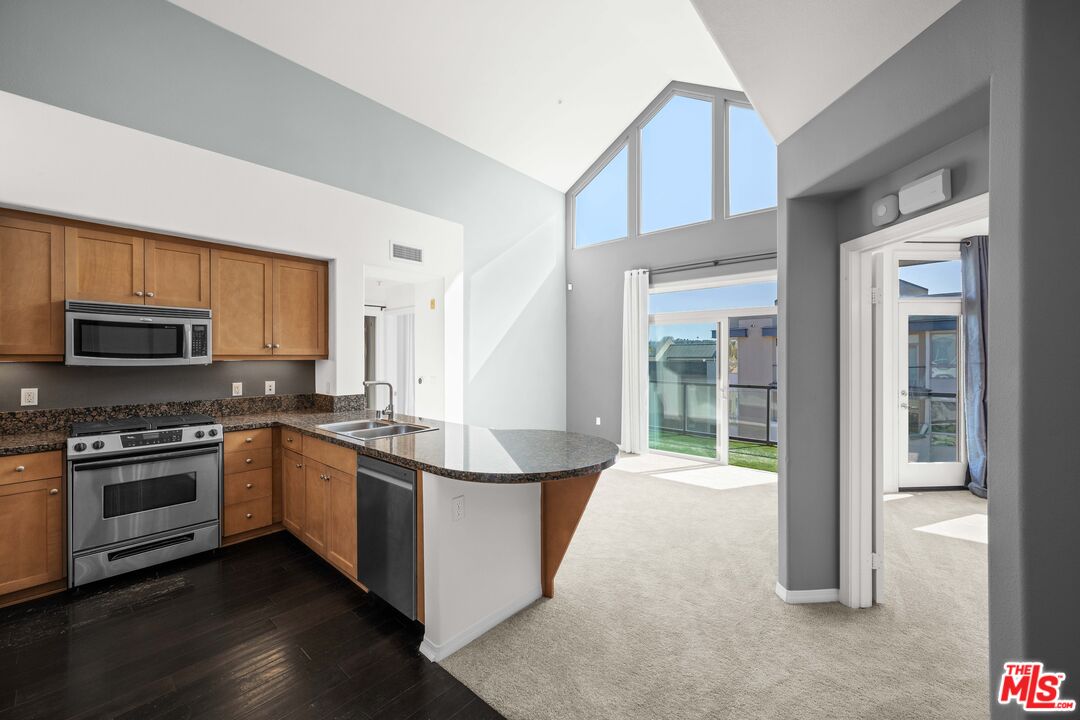 13044 Pacific Promenade Unit: 424