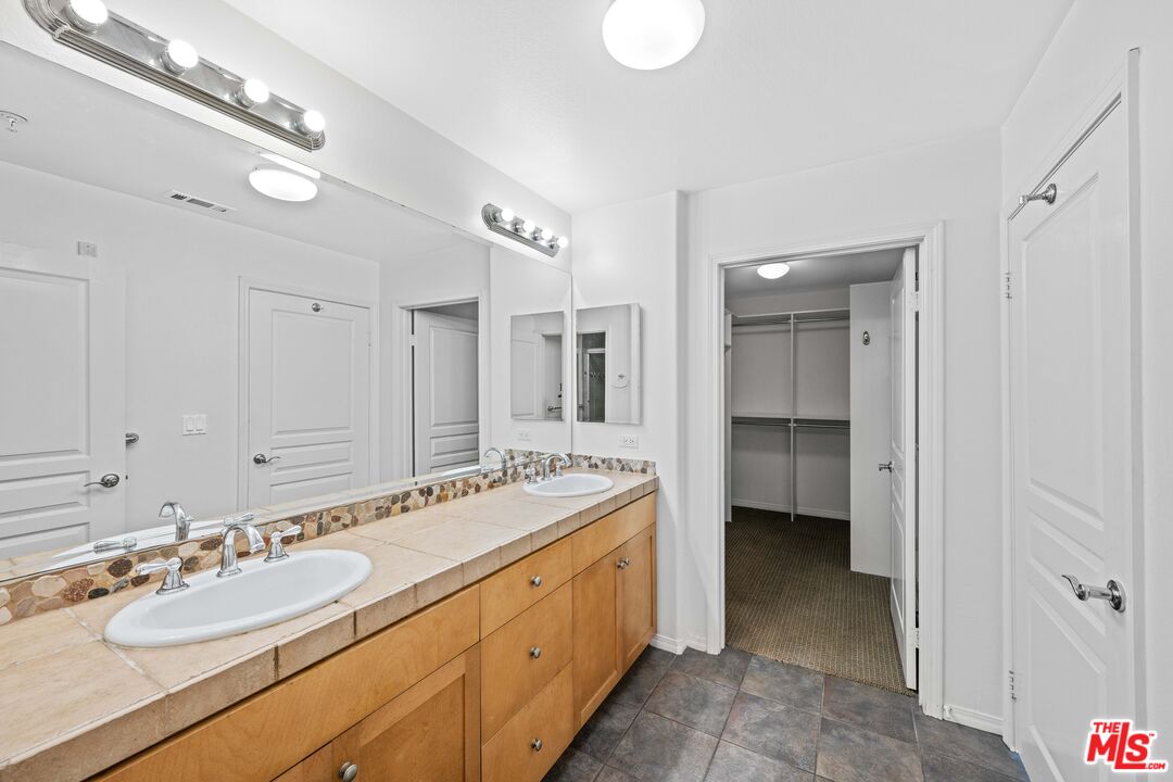 13044 Pacific Promenade Unit: 424