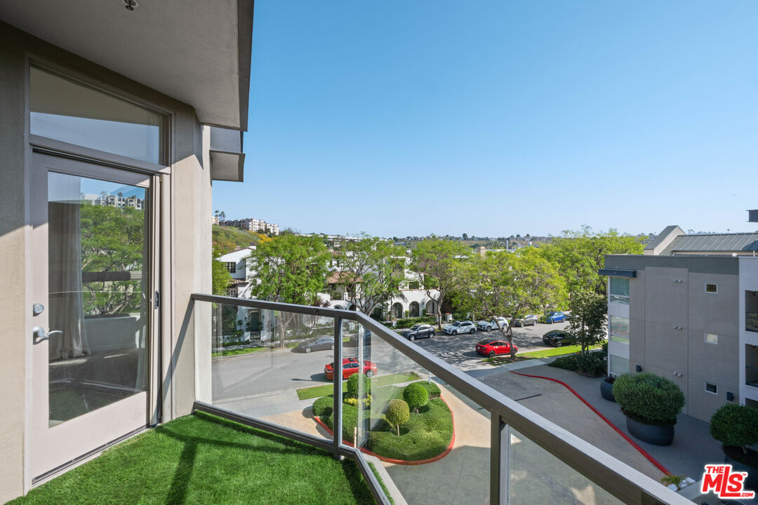 13044 Pacific Promenade Unit: 424