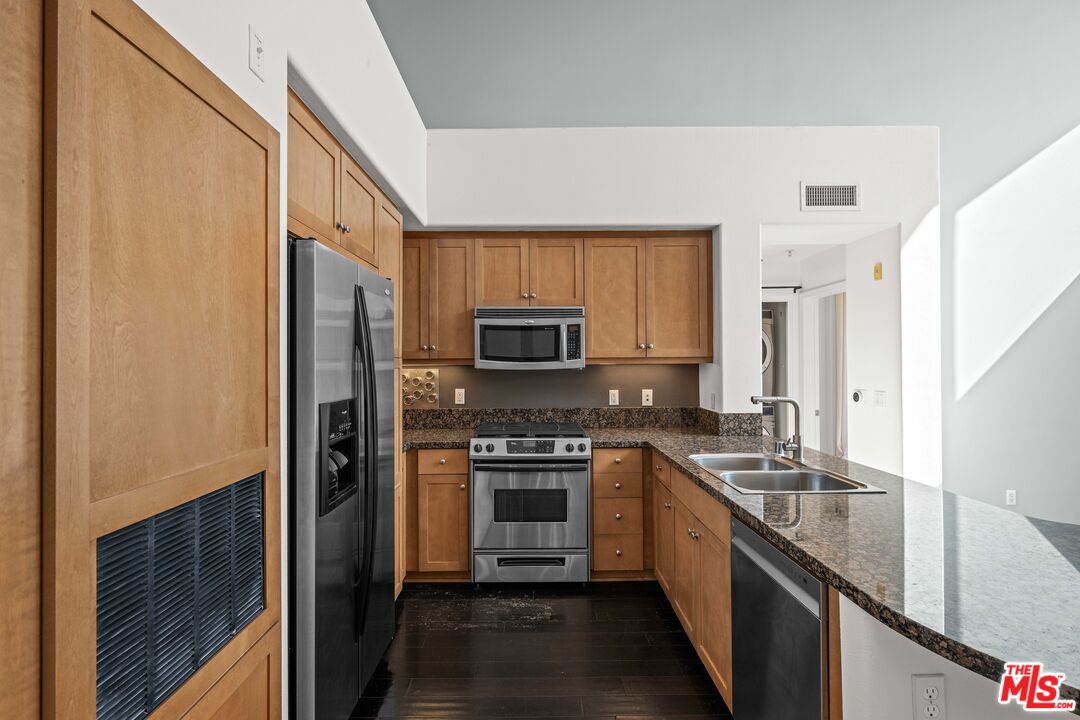 13044 Pacific Promenade Unit: 424