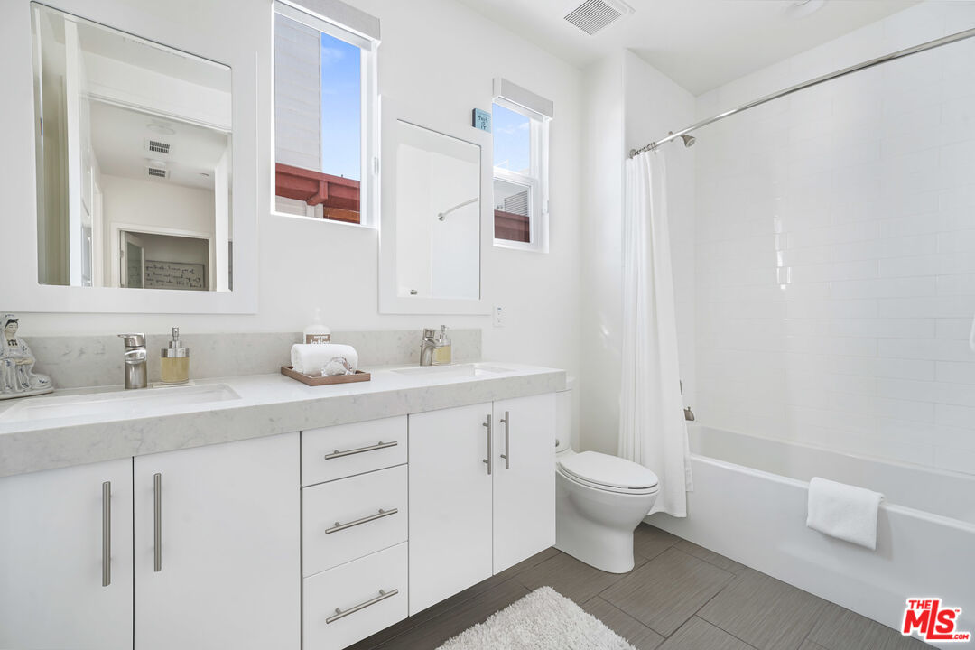 5695 Goldeneye Dr Unit: 3