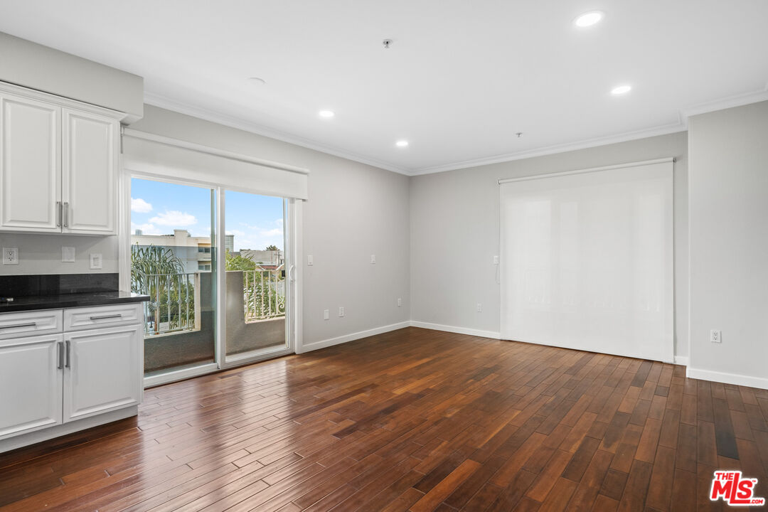 1037 Fedora St Unit: 403