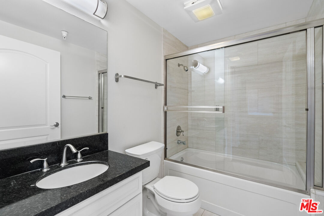 1037 Fedora St Unit: 403