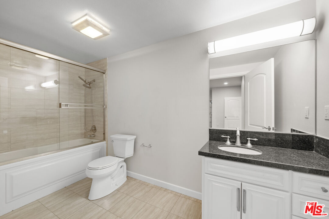 1037 Fedora St Unit: 403