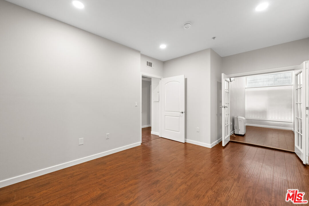 1037 Fedora St Unit: 403