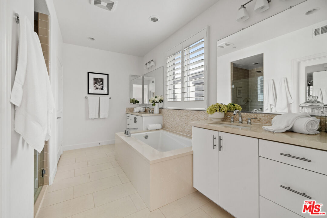 12883 Runway Rd Unit: 3