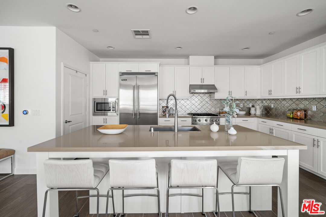 12883 Runway Rd Unit: 3