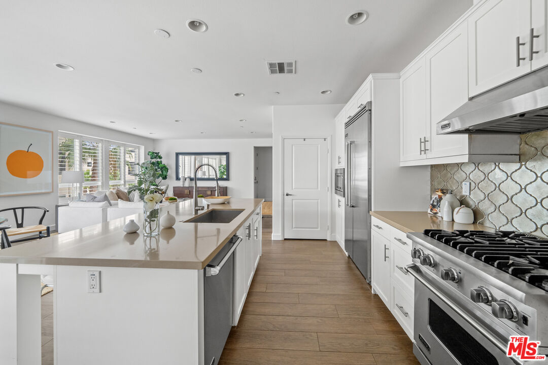 12883 Runway Rd Unit: 3