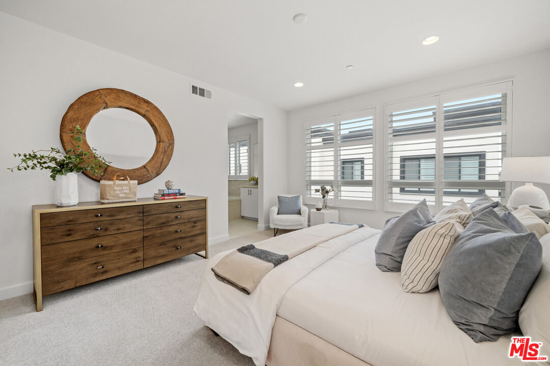 12883 Runway Rd Unit: 3