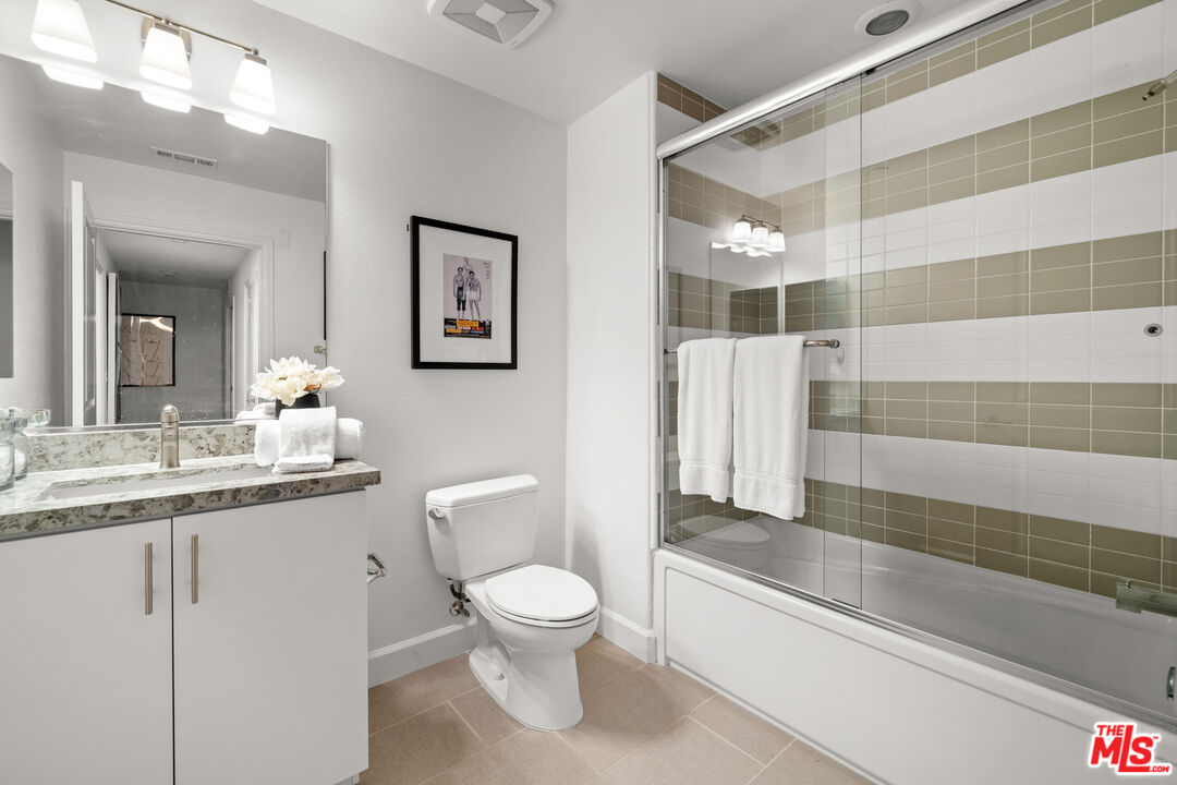 12883 Runway Rd Unit: 3