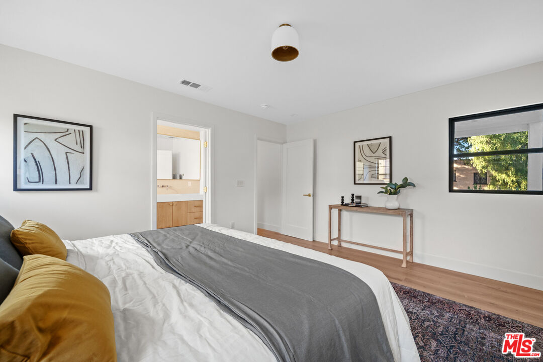 1600 S Crescent Heights Blvd