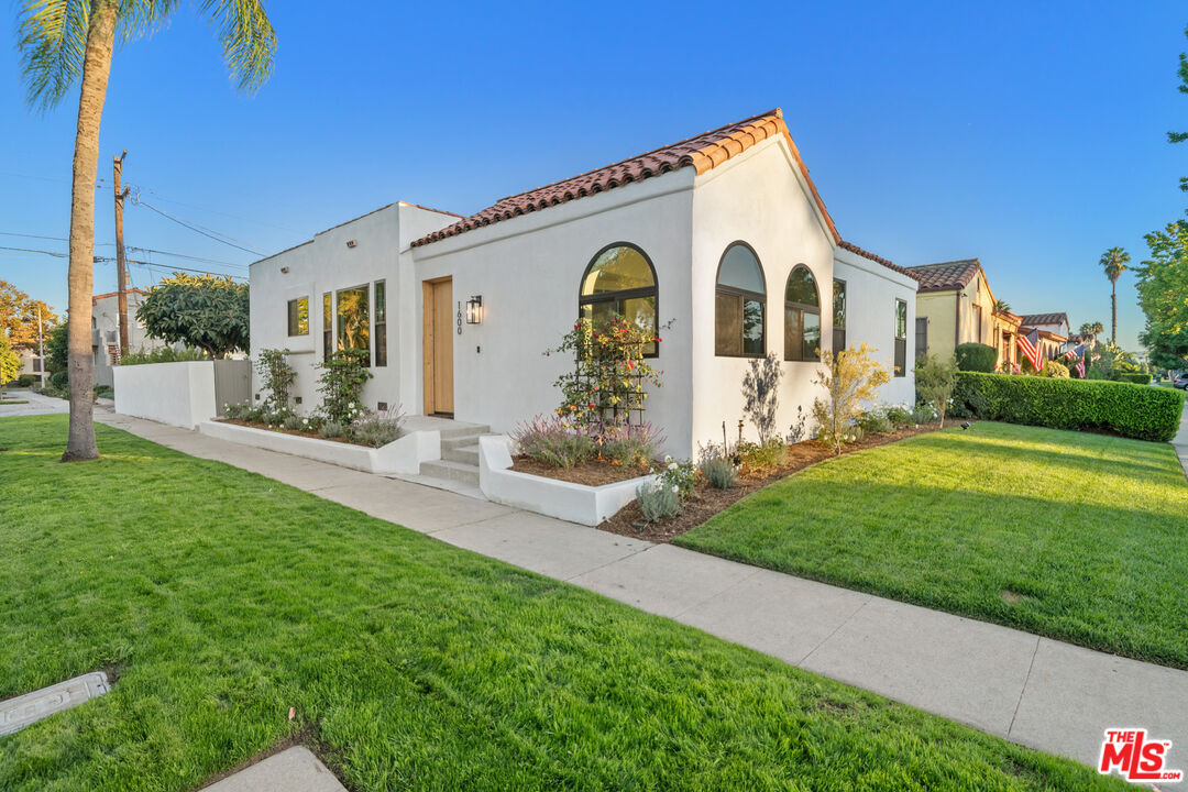 1600 S Crescent Heights Blvd