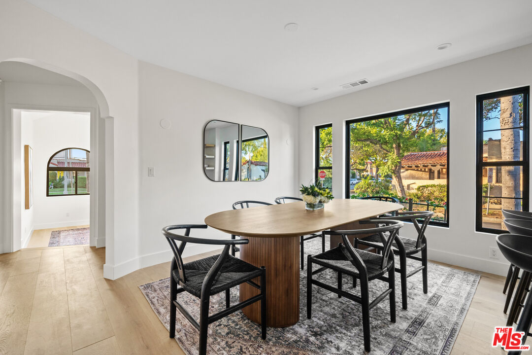 1600 S Crescent Heights Blvd