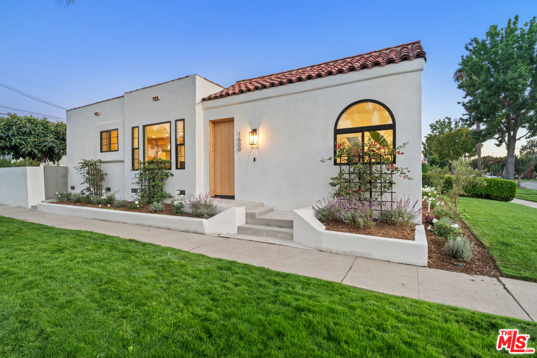 1600 S Crescent Heights Blvd