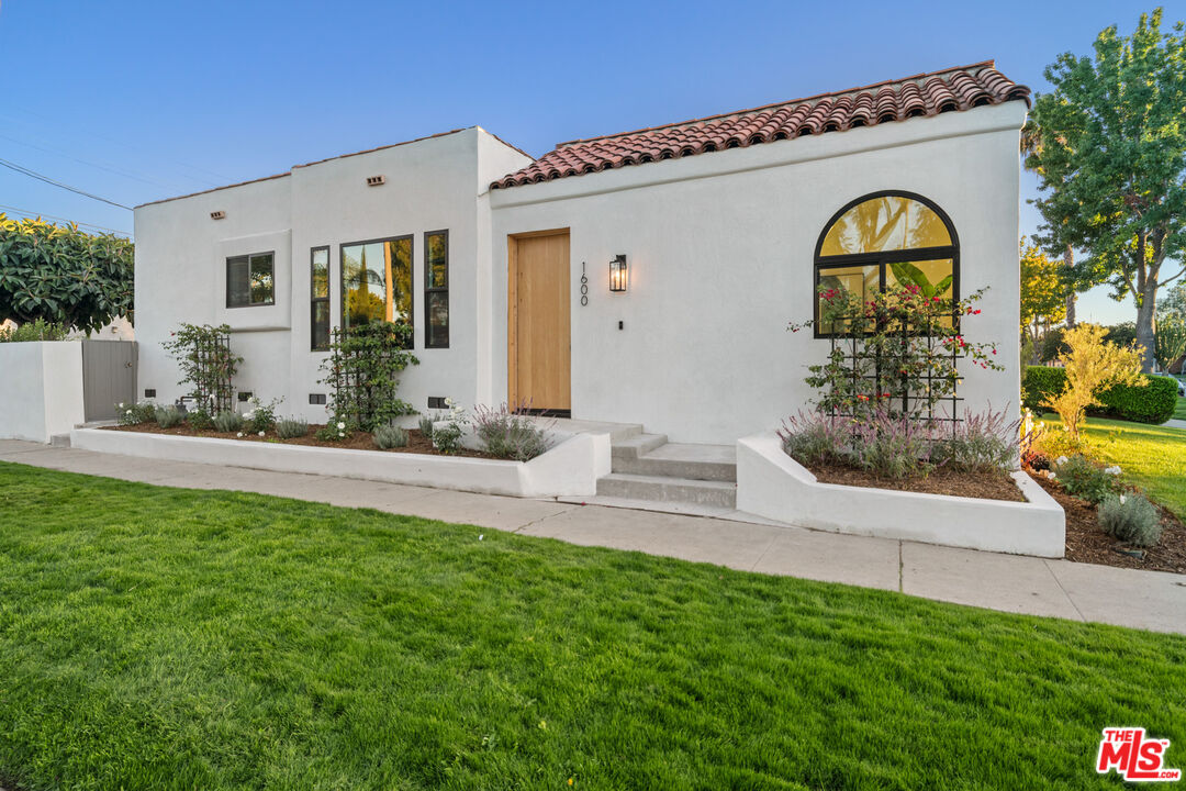 1600 S Crescent Heights Blvd