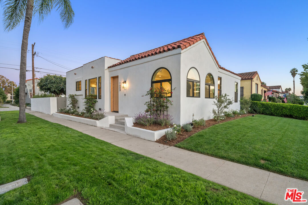 1600 S Crescent Heights Blvd