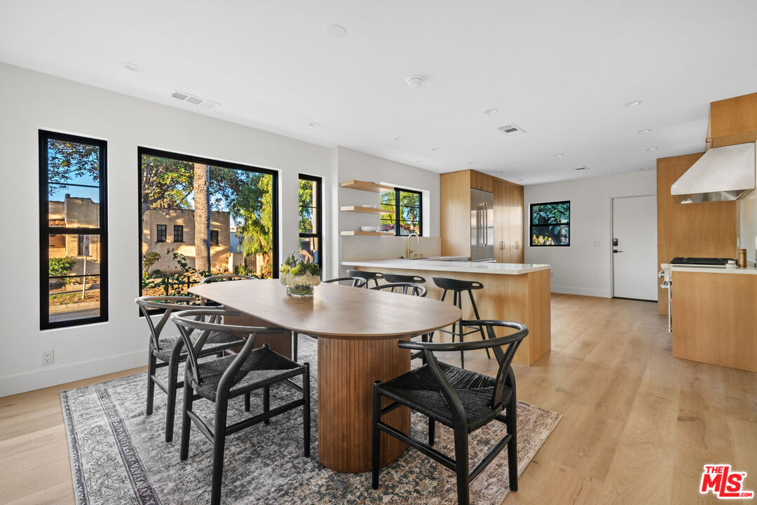 1600 S Crescent Heights Blvd