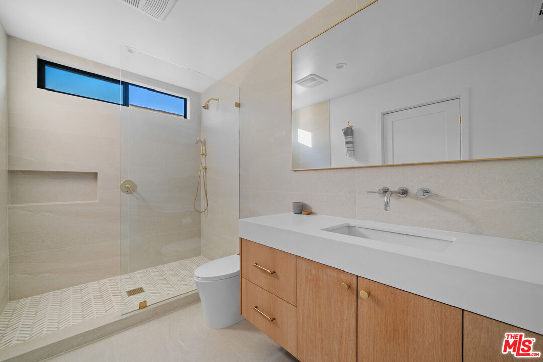 1600 S Crescent Heights Blvd