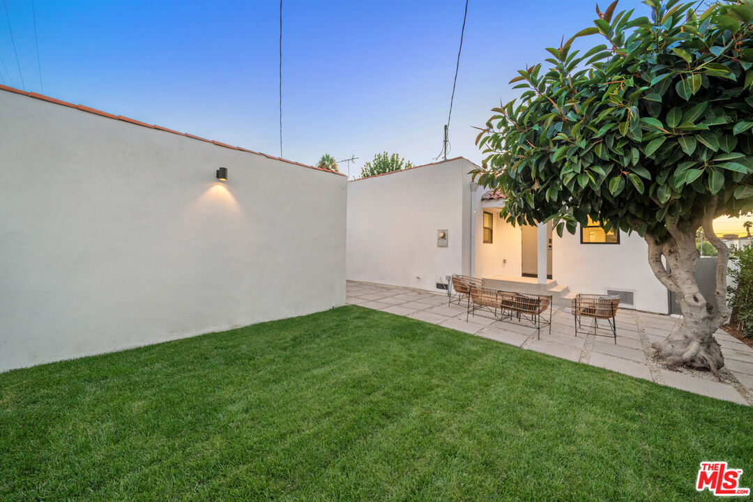 1600 S Crescent Heights Blvd