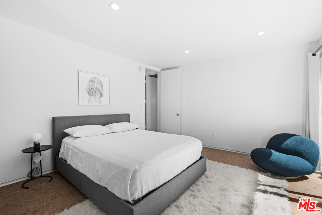 3625 Fredonia Dr Unit: 8