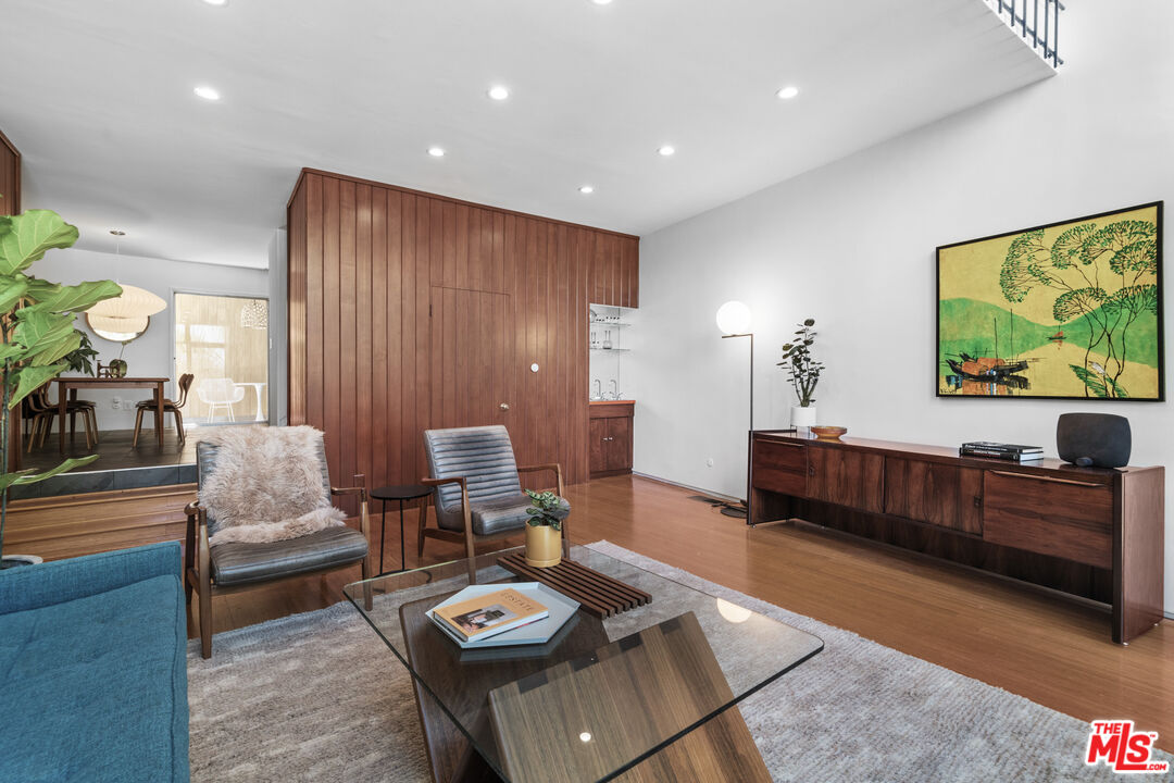 3625 Fredonia Dr Unit: 8