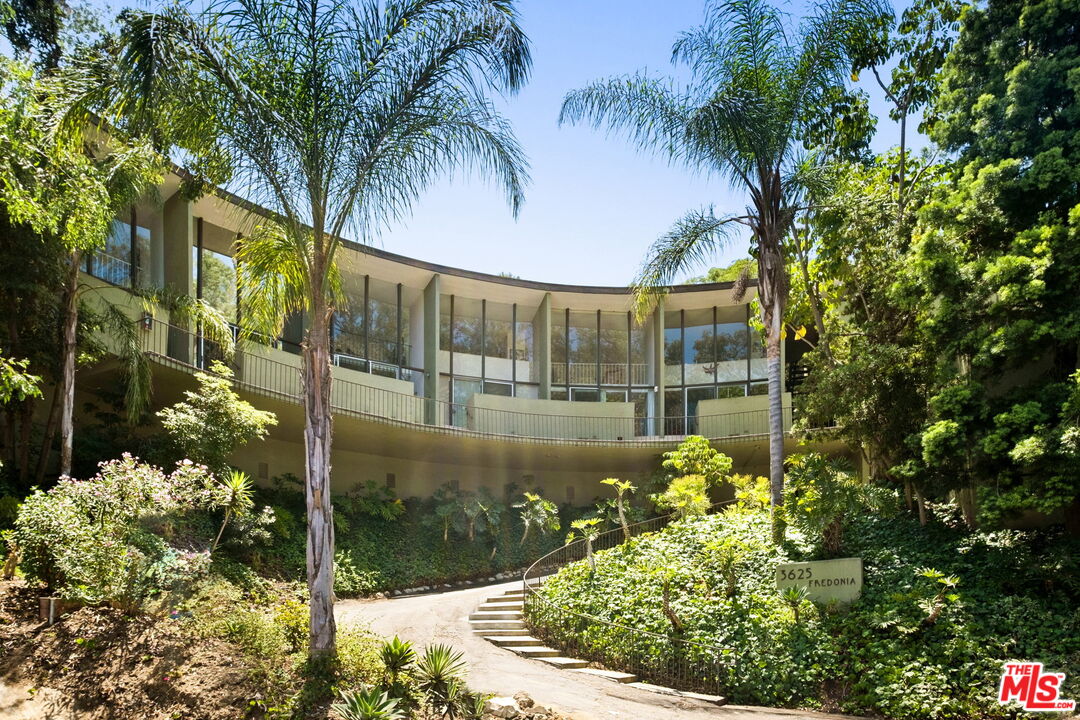 3625 Fredonia Dr Unit: 8