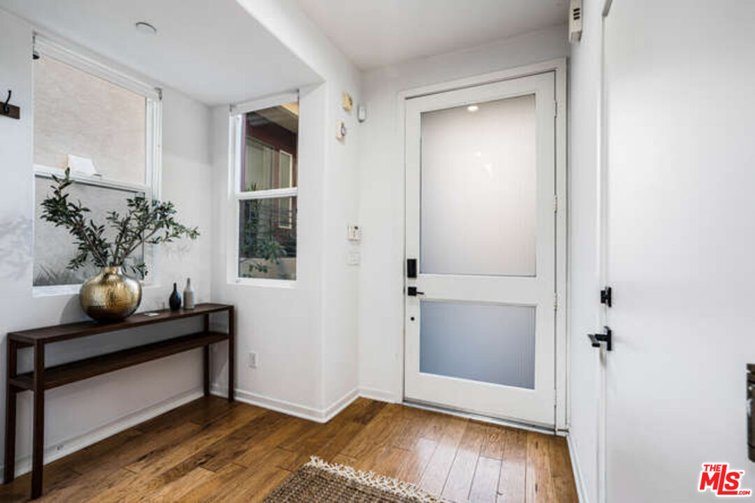 6582 Para Way Unit: 20