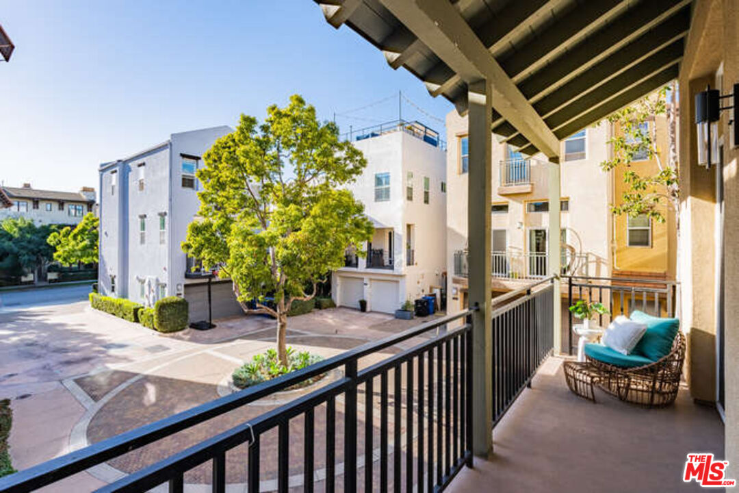 6582 Para Way Unit: 20