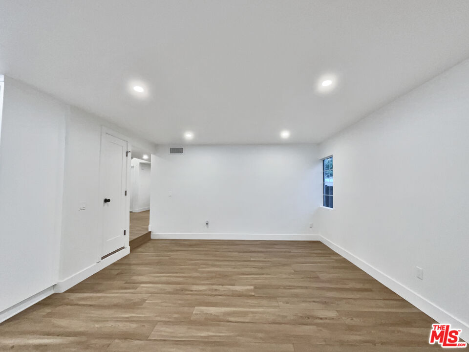 11872 Preston Trails Ave