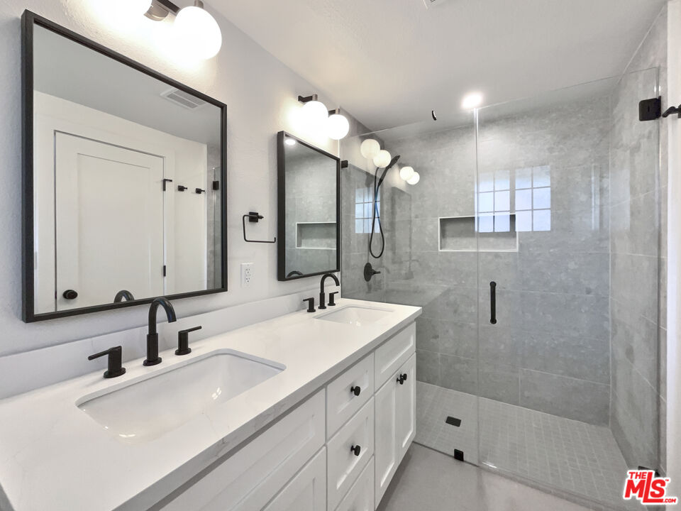 11872 Preston Trails Ave