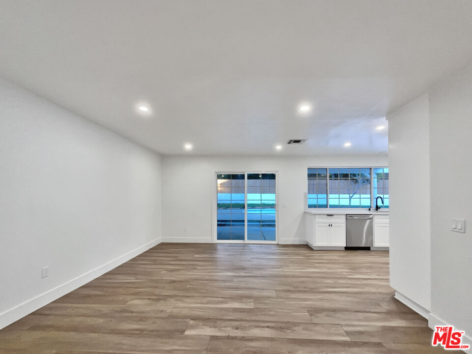 11872 Preston Trails Ave