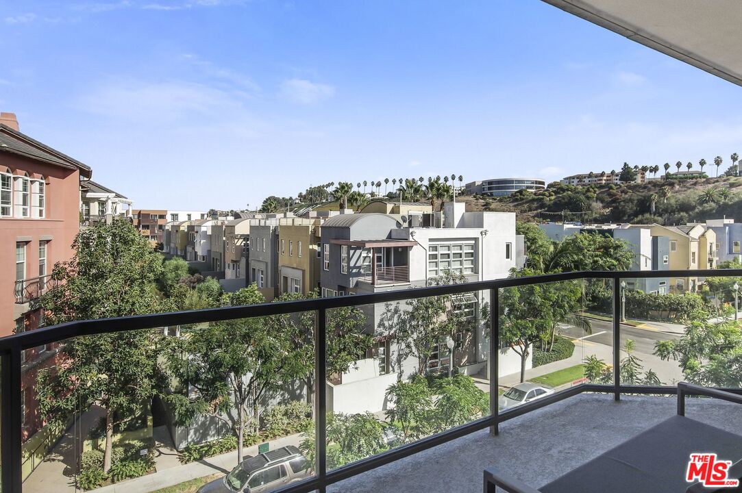 13044 PACIFIC PROMENADE Unit: 422