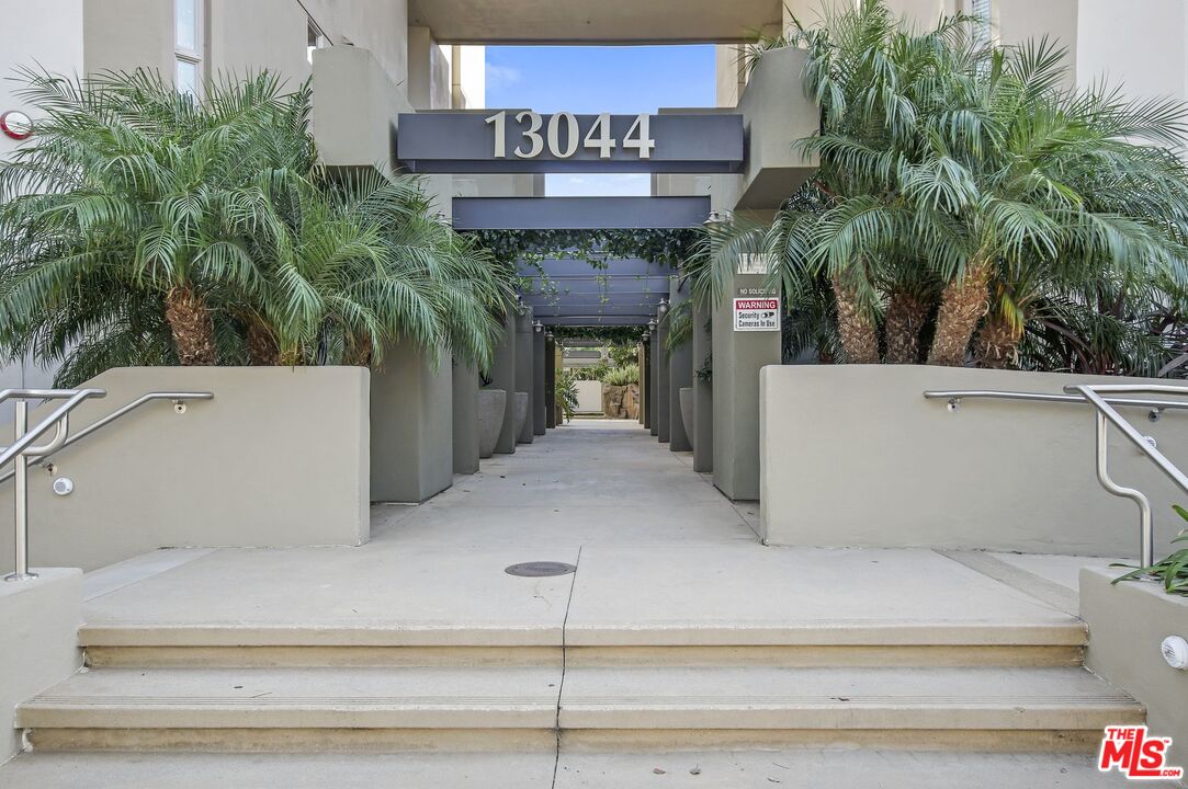 13044 PACIFIC PROMENADE Unit: 422