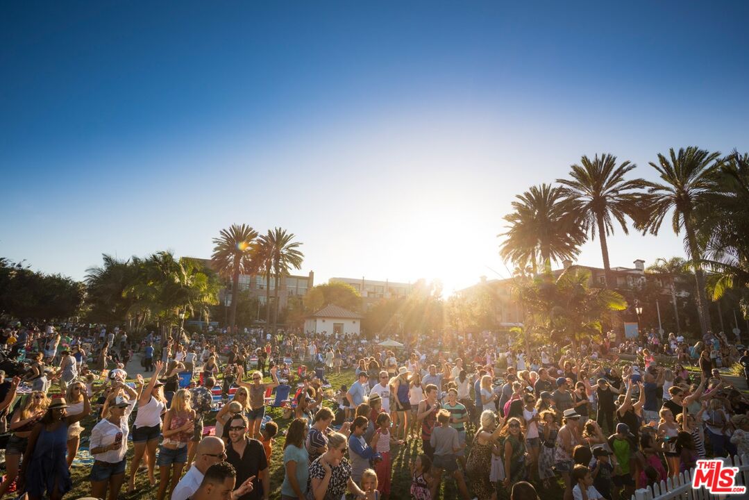 13044 PACIFIC PROMENADE Unit: 422