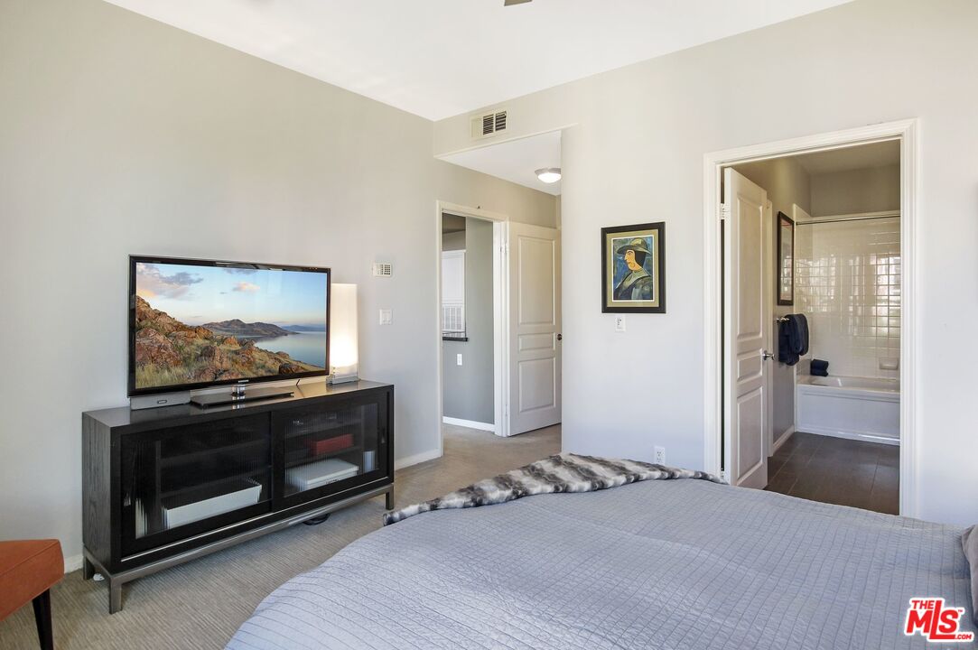 13044 PACIFIC PROMENADE Unit: 422