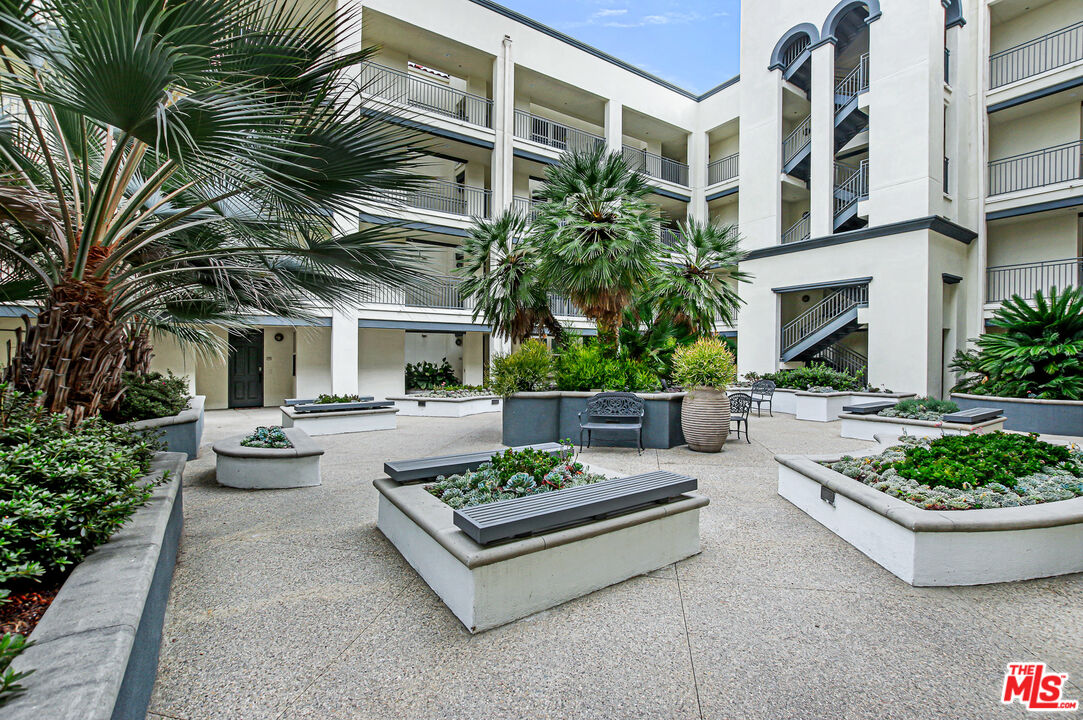 12963 Runway Rd Unit: 220