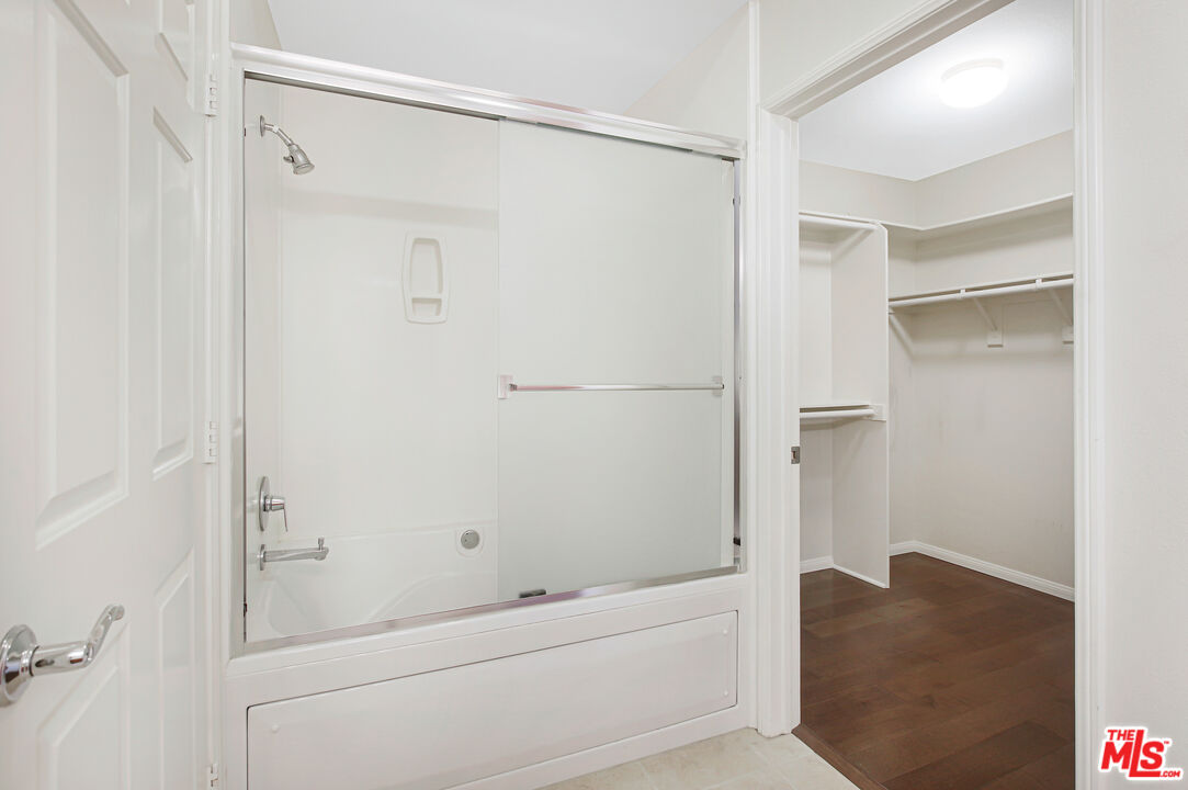 12963 Runway Rd Unit: 220